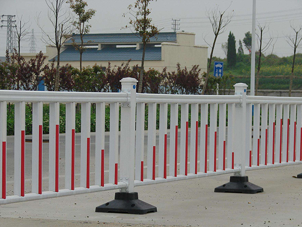 道路护栏案例 - 安平县博丰金属丝网制品厂图片2